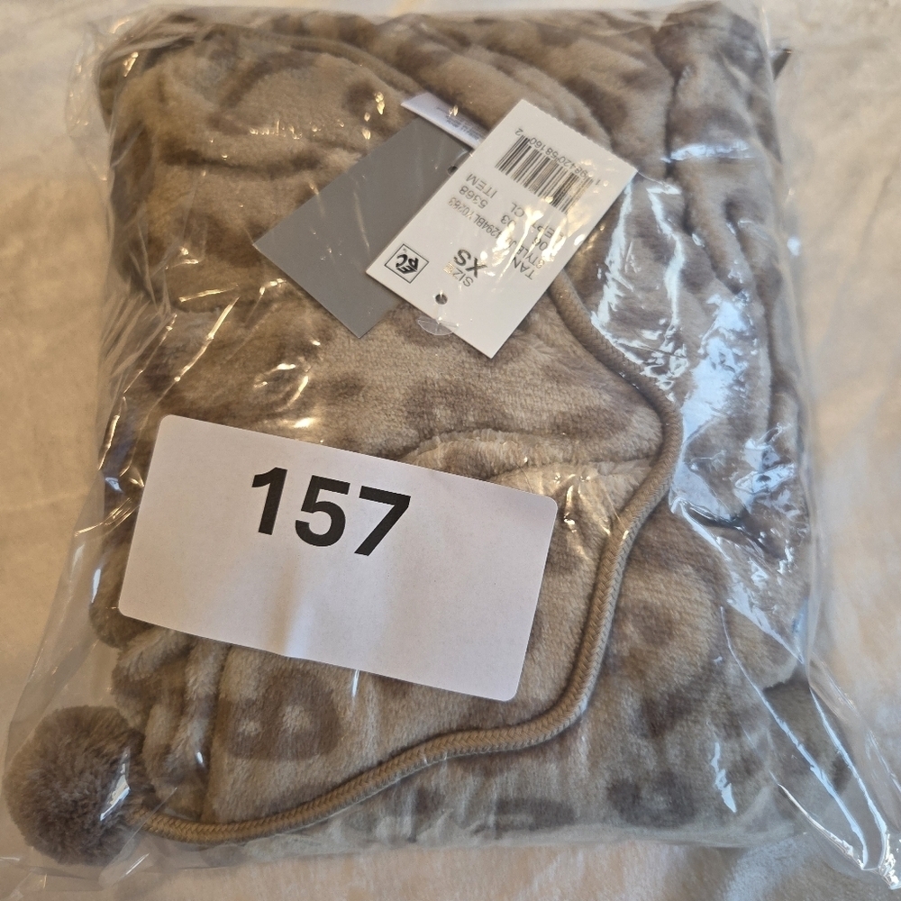 Bluey Women’s Graphic Pullover Hoodie Sweatshirt Tan Leopard Print Fuzzy XS - Picture 12 of 12